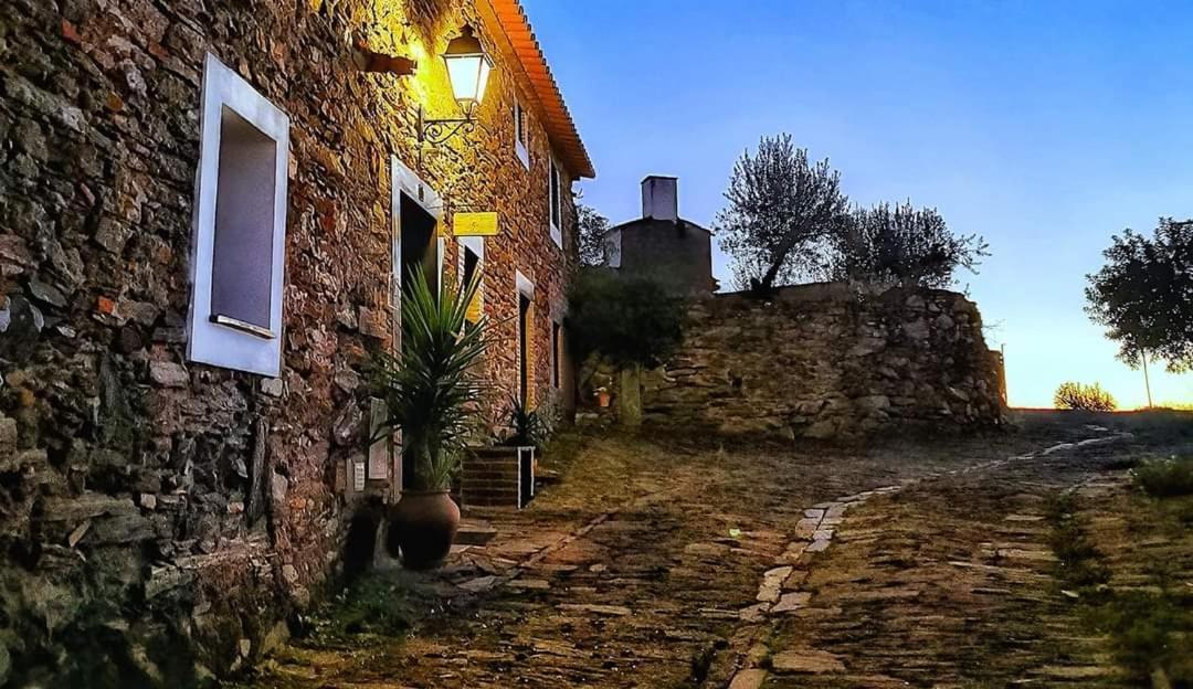 מונסראז Refugio Da Vila מראה חיצוני תמונה